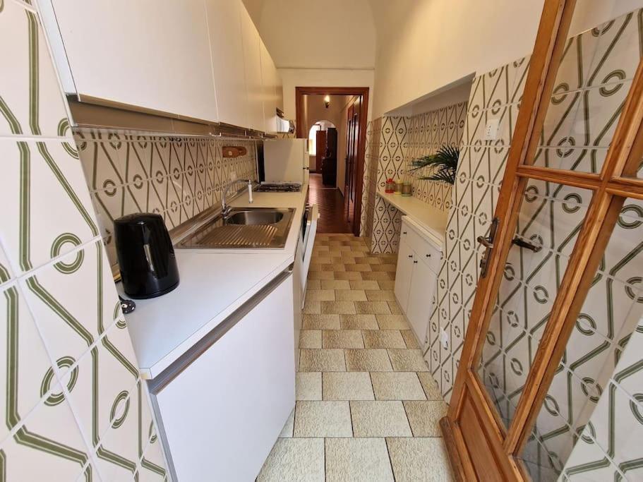 Silver Sands Finale Ligure - Traditional Apartment - 4 Beds & Terrace By The Beach Extérieur photo