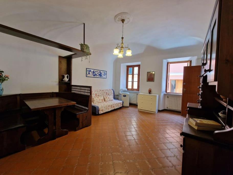 Silver Sands Finale Ligure - Traditional Apartment - 4 Beds & Terrace By The Beach Extérieur photo