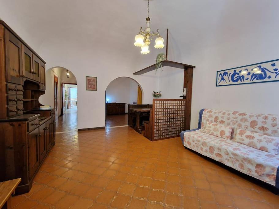 Silver Sands Finale Ligure - Traditional Apartment - 4 Beds & Terrace By The Beach Extérieur photo