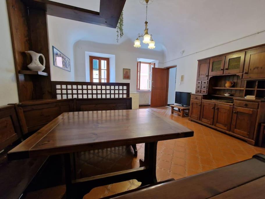 Silver Sands Finale Ligure - Traditional Apartment - 4 Beds & Terrace By The Beach Extérieur photo