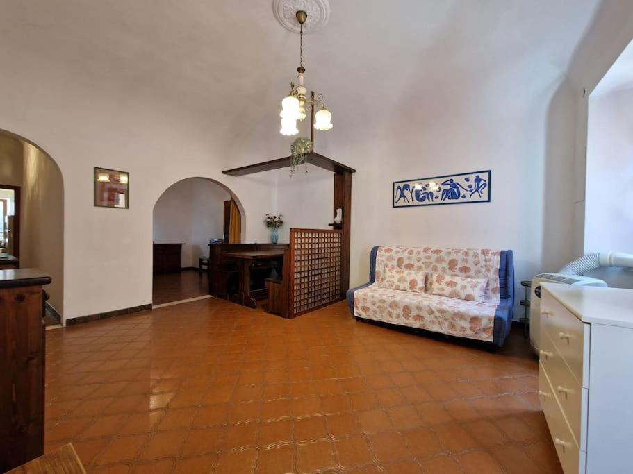 Silver Sands Finale Ligure - Traditional Apartment - 4 Beds & Terrace By The Beach Extérieur photo